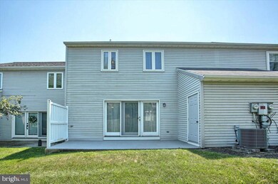 1810 Creek View Dr, New Cumberland, PA 17070 - photo 3