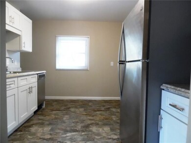 2914 14th St, Columbus, IN 47201 - photo 6