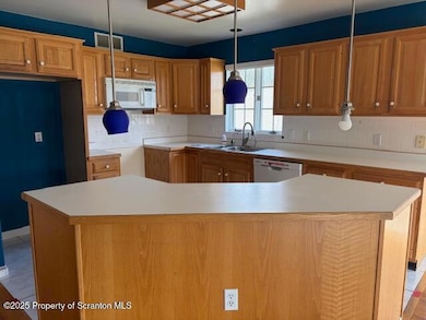 101 Deacons Green, Clarks Green, PA 18411 - photo 3