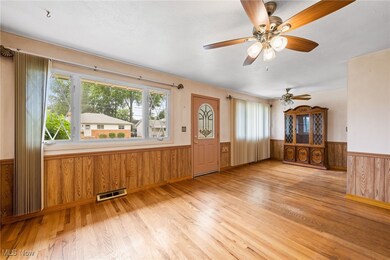 30844 Harrison Rd, Wickliffe, OH 44092 - photo 2