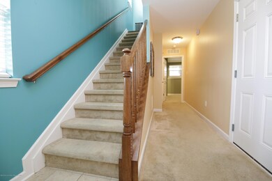 207 Chickadee Ct, Freehold, NJ 07728 - photo 4