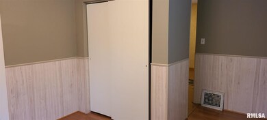 1702 N Fillmore St, Davenport, IA 52804 - photo 5