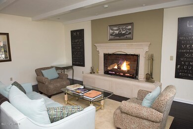 Living Rm  w fire_CMM1435