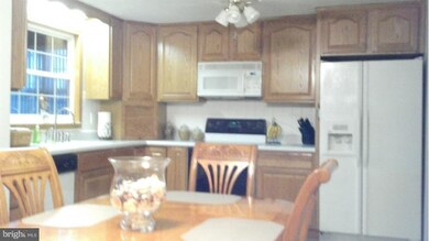 4414 N Shore Dr, Prince Frederick, MD 20678 - photo 2