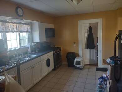 924 Clay St, Manchester, NH 03103 - photo 4