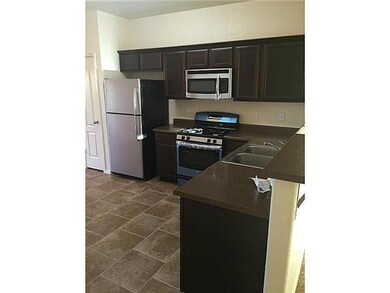 11425 Flor Prunus Ln, Socorro, TX 79927 - photo 3