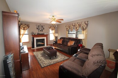 362 Orchard View Dr, Effort, PA 18330 - photo 4