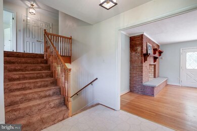 8456 Lock Ln, Warrenton, VA 20186 - photo 5