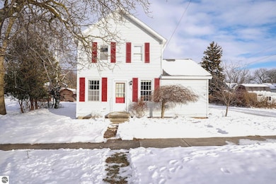 326 W Emerson St, Ithaca, MI 48847 - photo 2