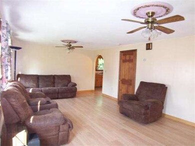 19 Cedar St, Milford, MA 01757 - photo 4