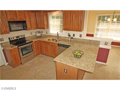 Kitchen - Kitchen with Granite counter tops, Villa