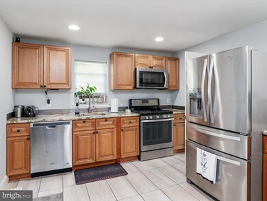 5714 Somerset Rd, Riverdale, MD 20737 - photo 4