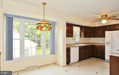 8816 Shadowlake Way, Springfield, VA 22153 - photo 7