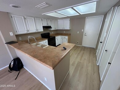 521 E Kristal Way, Phoenix, AZ 85024 - photo 2