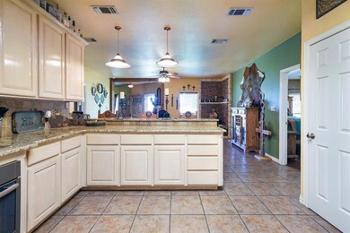 5500 Peveler Ct, Granbury, TX 76049 - photo 7