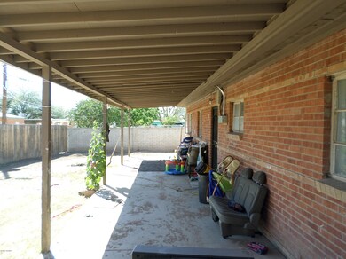 4634 E 18th St, Tucson, AZ 85711 - photo 3