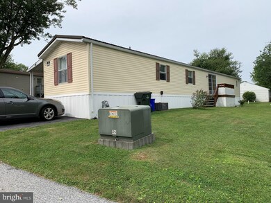 602 Parkwood Dr, Mount Wolf, PA 17347 - photo 4