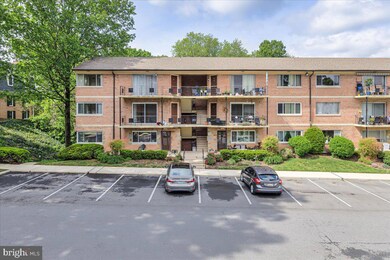 5011 Sentinel Dr unit 61, Bethesda, MD 20816 - photo 2