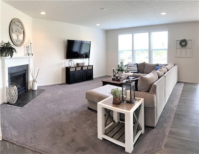 Open Area Floorplan with a modern neutral color scheme!
