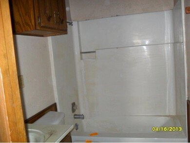 3204 W 7th St, Elk City, OK 73644 - photo 5