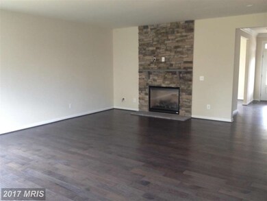 24921 Balmoral Glen Ct, Aldie, VA 20105 - photo 3