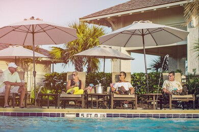 4 Group Lounge