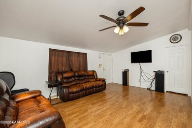002_Living Room