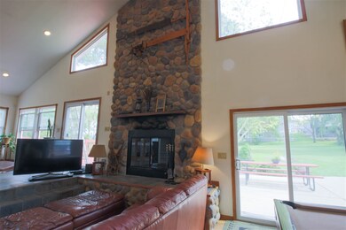 2712 Fitchrona Rd, Fitchburg, WI 53719 - photo 3