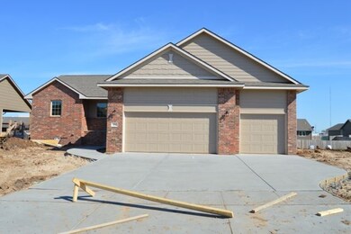 106 S Crocker Ct, Colwich, KS 67030 - photo 2