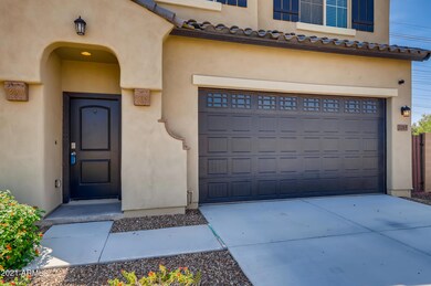 4-109629285-04 Exterior Front Entry
