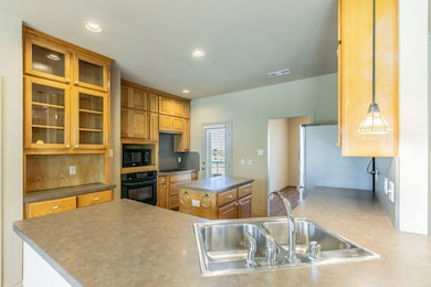 526 Preston Trail, Cedar Hill, TX 75104 - photo 6