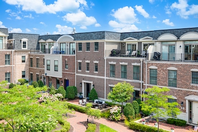 355 E Liberty Dr, Wheaton, IL 60187 - photo 4