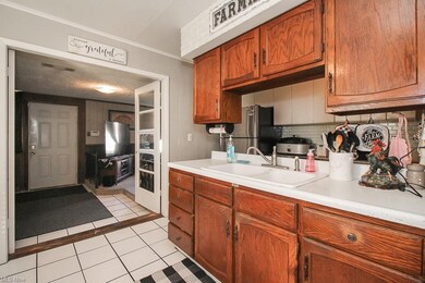 2817 Riverside Dr, Lorain, OH 44055 - photo 7