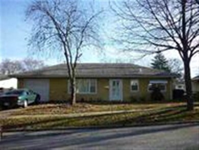 2869 Washington St, Davenport, IA 52804 - photo 2