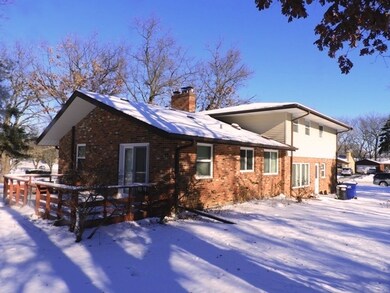 408 N Mcaree Rd, Waukegan, IL 60085 - photo 2