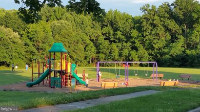 2114 Spaulding Ave, Suitland, MD 20746 - photo 6