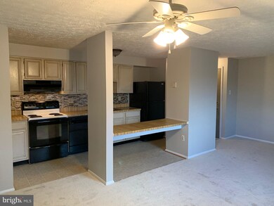 19617 Gunners Branch Rd unit C, Germantown, MD 20876 - photo 4