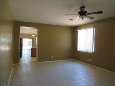 40112 N Graham Ct unit 35, Phoenix, AZ 85086 - photo 2
