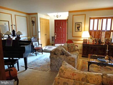 8 Headley Dr, Newtown, PA 18940 - photo 4