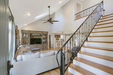 Nice open floor plan when coming in front door