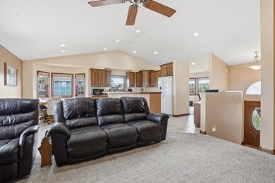 4426 Parkview Dr, Rapid City, SD 57701 - photo 7