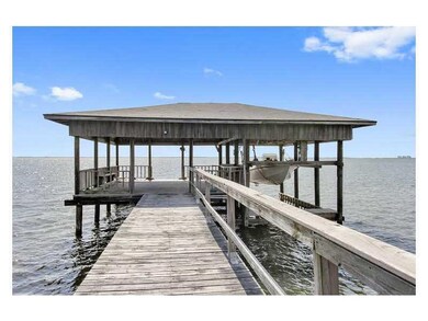 Waterfront/Dock/Pier.