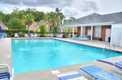 5413 Andrews Reach Loop-large-035-27-Com