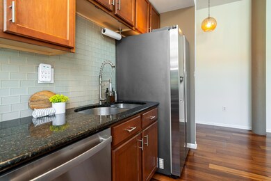 78 E Chestnut #205-9