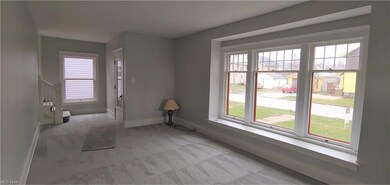 Huge Living Room w/tons of natural light