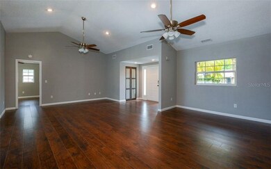 Huge great room not normally found in this size ho
