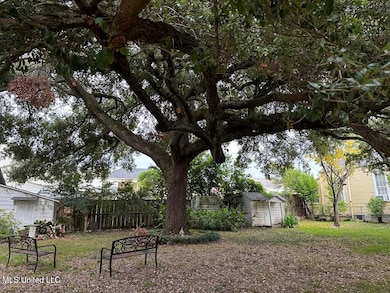 621 Washington St, Natchez, MS 39120 - photo 3