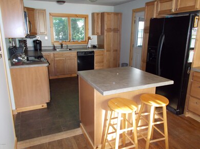 Kitchen w/ Island