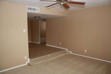 13622 N 51st-entry room 1