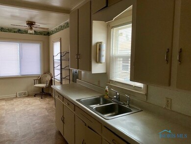 109 Orville Dr, Toledo, OH 43612 - photo 5